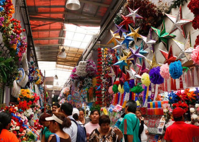  Los mexicanos prefirieron el consumo de bienes nacionales, en abril éstos crecieron 3.4% en relación al cuarto mes de 2014