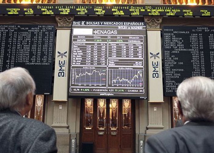 Las bolsas en Europa suman otra jornada con retrocesos. EL Ibex cayó1.05%; el CAC 40 lo varió -0.35; el FTSE en -0.59% y el DAX en -0.70%.