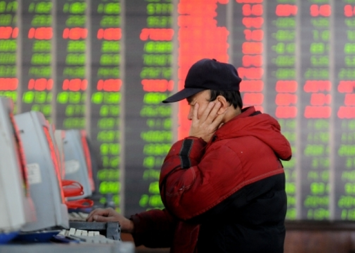 La bolsa en China muestra su peor cierre de jornada desde el 2007, y pierde 8.55% en este jornada.