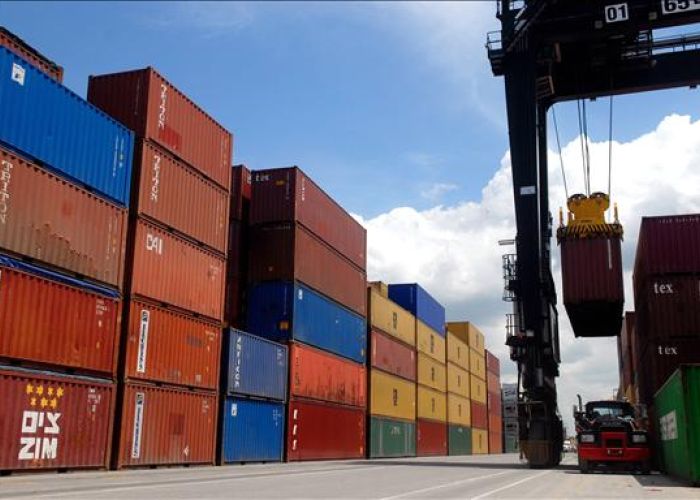 En junio las exportaciones tuvieron un total de 31,976 millones de dólares y las importaciones de 33330.4 millones de dólares.