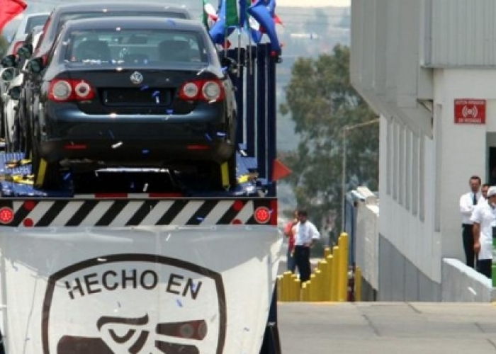 Las exportaciones manufactureras de tipo automotriz cayeron 5.4% mensual y 2.8% anual en agosto.