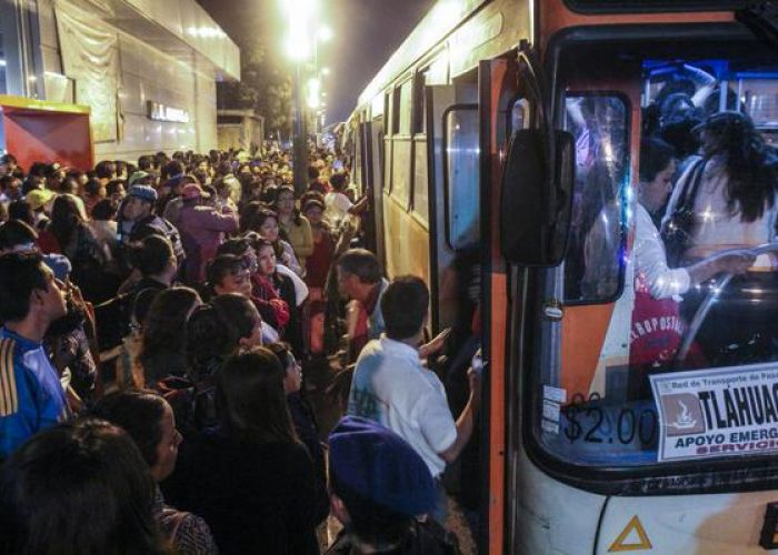 "Con todo, vivir cerca de una estación del metro es un sueño anhelado para muchos capitalinos. Y a nosotros la ‘Línea Dorada' sólo nos duro 16 meses tras su súbito cierre".