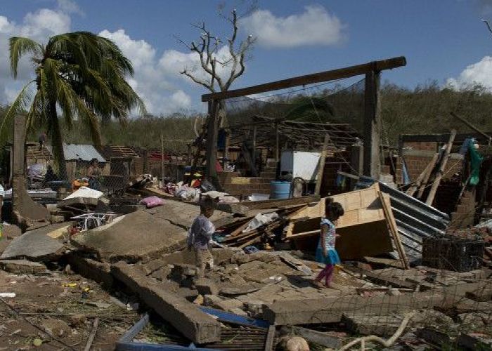A pesar de que las imágenes de los daños del huracán "Patricia" circulan desde el viernes pasado por la web, el Gobierno Federal insiste en minimizar la situación