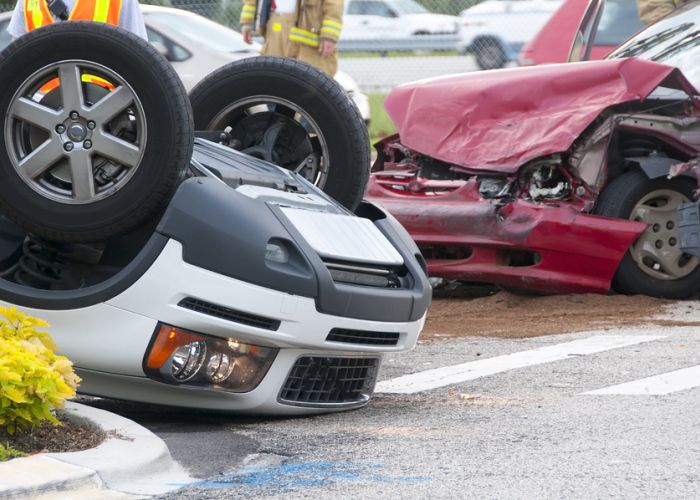 El número de fallecimientos de hombres en accidentes es 3 veces mayor que las mujeres. El 77% de las personas fallecidas en un siniestro automovilístico son hombres