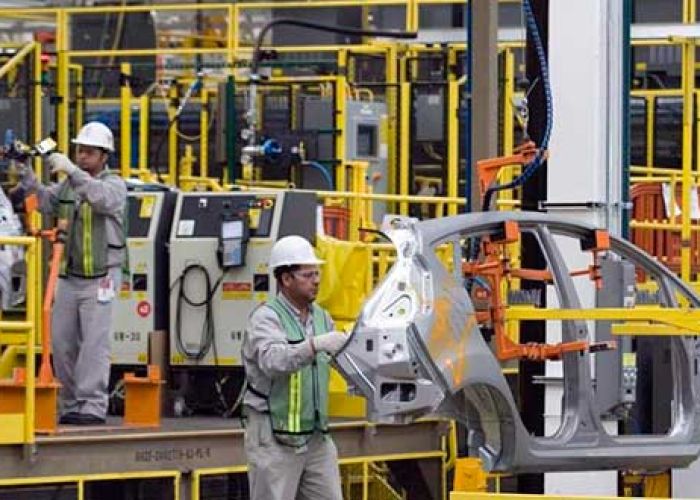 México podría crecer hasta 3.3% en 2017 si la producción industrial en EU crece 2.8%, aunque prevelace el riesgo si éste último crece debajo de dichas expectativas.