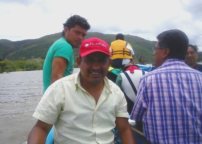 Armando Morales, habitante del municipio de Tixtla, Guerrero, narra las pericias que realiza todos los días para abastecerse de agua.