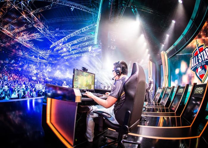 Los inicios de esta rama alternativa de los deportes se remonta a Corea del Sur, donde los eSports son considerados culto nacional