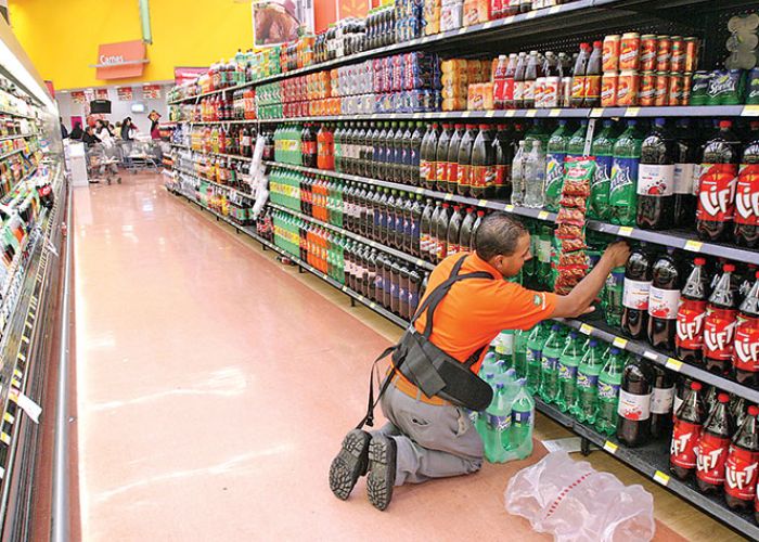 Coca-Cola FEMSA –el mayor embotellador de refrescos del país- reportó que su volumen de ventas en México, medidas en cajas unidad, se incrementó 6.2% en el 4to trimestre de 2015