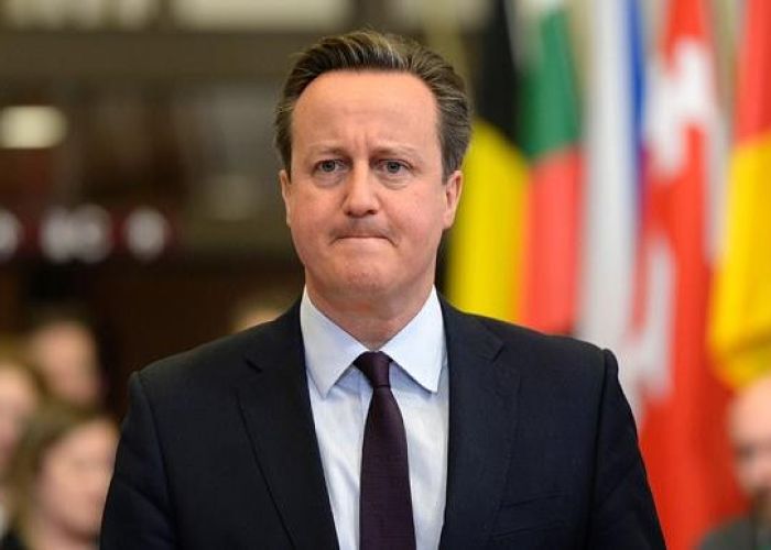 "Haré todo lo que pueda como primer ministro para enderezar el barco en las próximas semanas y meses, pero no creo que sea bueno intentar ser el capitán que conduzca nuestro país hacia su próximo destino", dijo Cameron en su discurso