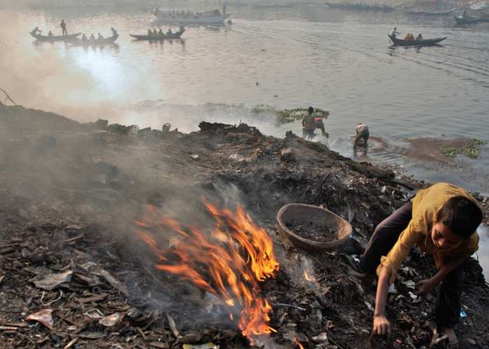 Las zonas de bajos ingresos están más expuestas a contaminantes ambientales.