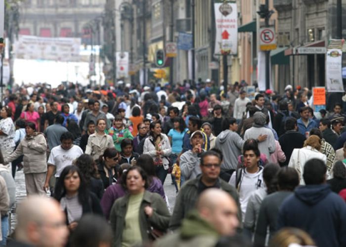 Además del bajo crecimiento, los deteriorados pronósticos de 2017 se mezclaron como en una bomba molotov que explotará en el bolsillo de los ciudadanos.