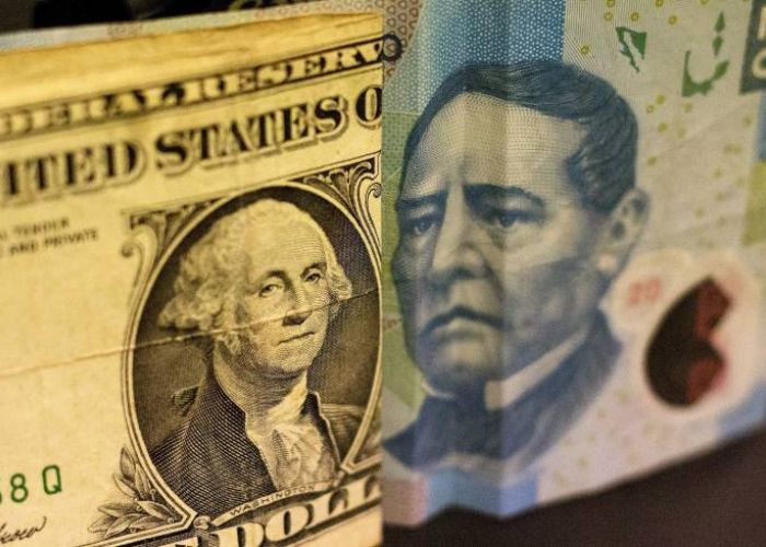 El tipo de cambio se ubica en 21.85 pesos por dólar en el mercado de mayoreo, un nivel no visto en los 26 años que tiene registro el Banco de México desde 1991.