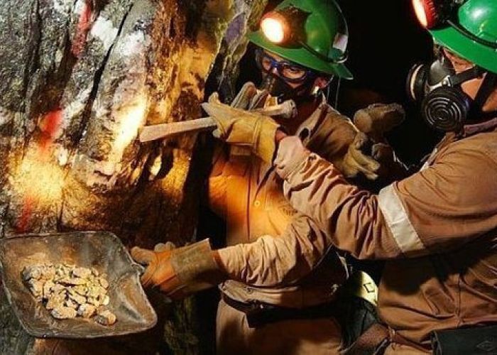 La minería representa el 8.8% del PIB industrial y el 3% del nacional, es fuente de 345 mil empleos formales directos.