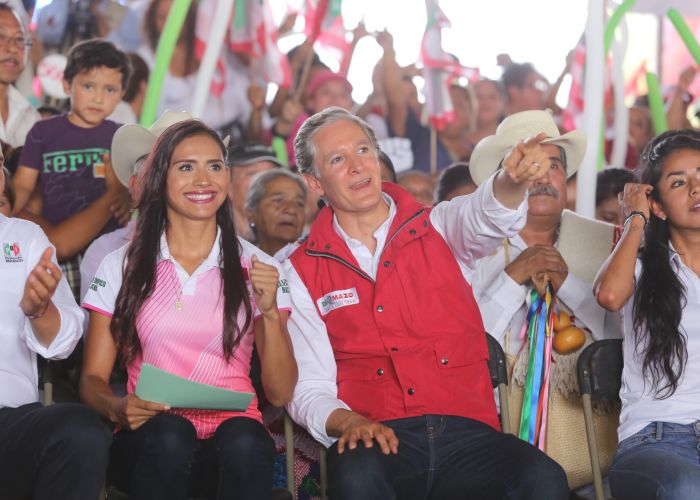 El candidato del PRI al Edomex busca el voto femenino con la propuesta de "salario rosa".