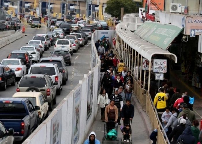 3.7 millones de visitantes más de un año a otro entraron por las fronteras mexicanas, según el Banco de México.