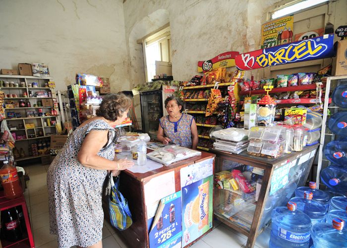 Generalmente los encargados de las tienditas también son los dueños.