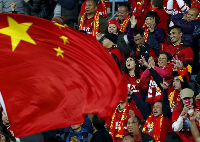 China no quiere perderse una porción de las ganancias que puede dejarle invertir en el futbol.