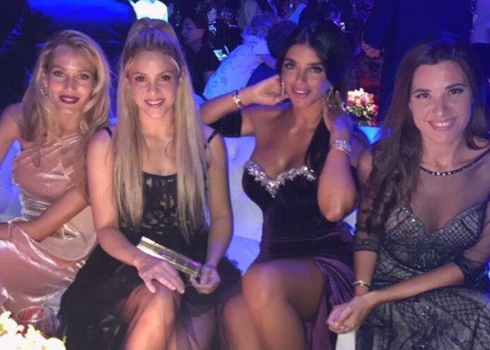 Las redes sociales no perdonaron a Shakira por usar el mismo vestido.