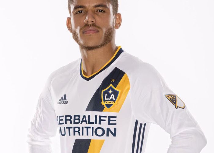 El centrocampista mexicano llega como jugador franquicia al Galaxy