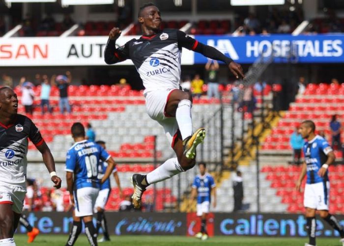 Lobos BUAP consiguió sus primeros tres puntos en Primera División ante Querétaro.