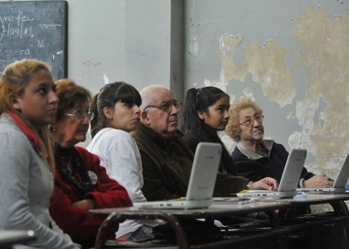 La educación continua representa una oportunidad en el campo laboral incluso para las personas de la tercera edad.