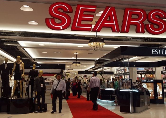 La falta de modernización alcanzó a Sears y sus competidores ya lo ven como su gran oportunidad.  