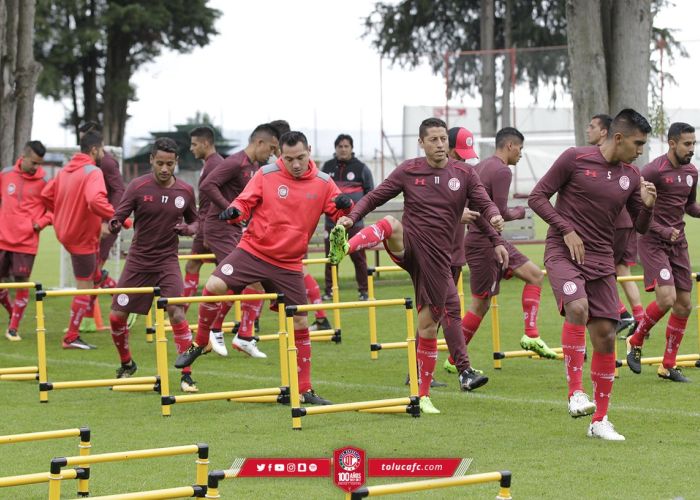 Diablos Rojos recibe a Leones Negros en el estadio Nemesio Diez