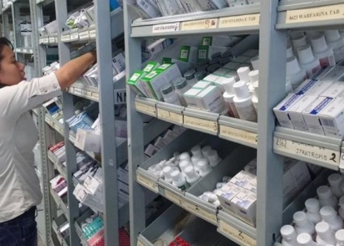 Los medicamentos no son suficientes para los mexicanos y las personas con menos recursos son quienes más lo padecen.