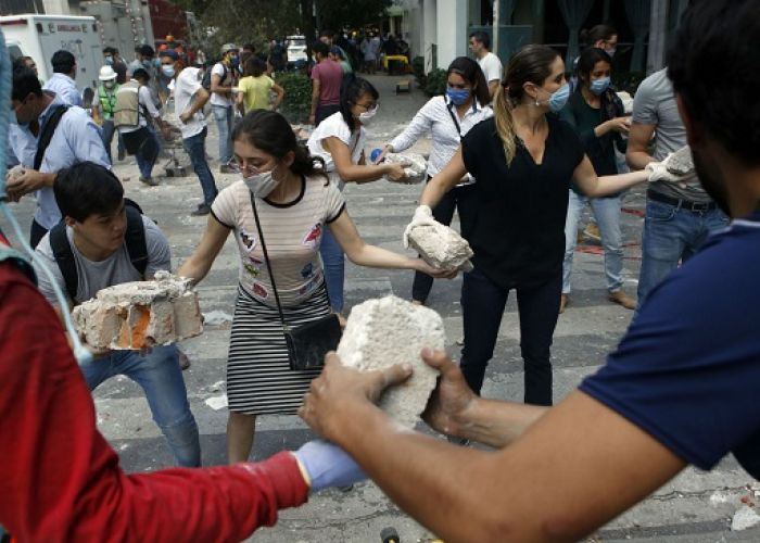 Hay mucho por hacer, desde convertirte en voluntario de los rescatistas hasta donar sangre o hacer comida para los afectados.