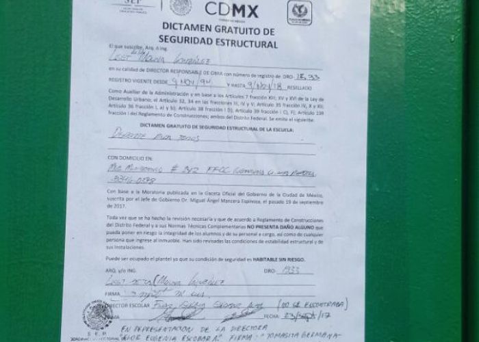 Los planteles deberán tener el certificado de seguridad pegado en la puerta