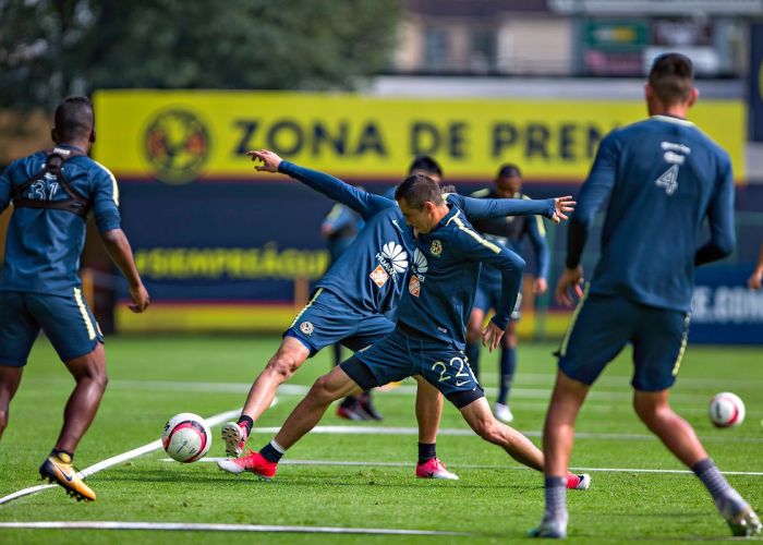 León y América chocan en la cancha del Nou Camp