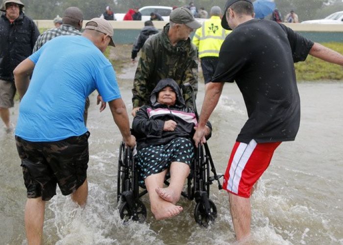 Irma y Harvey removieron bacterias y desechos tóxicos que podrían atacar la salud de las personas.
