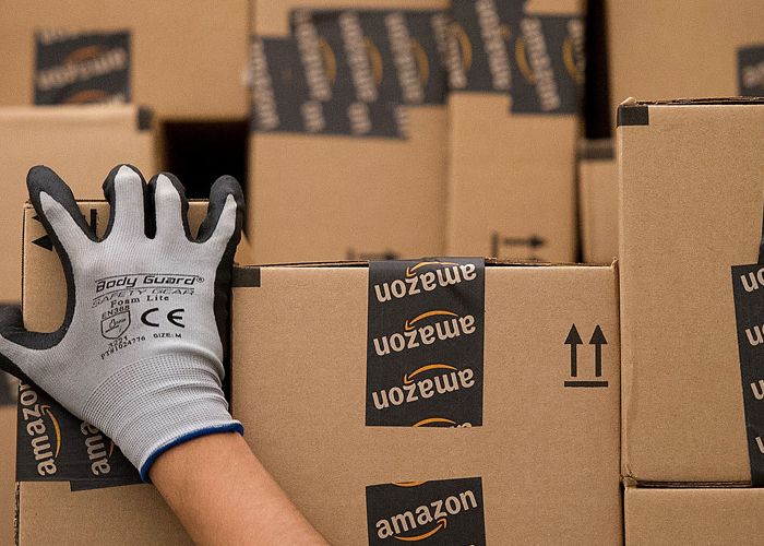 El mecanismo de cada compra es idéntico, pero al final Amazon no arroja un cobro por IVA. 