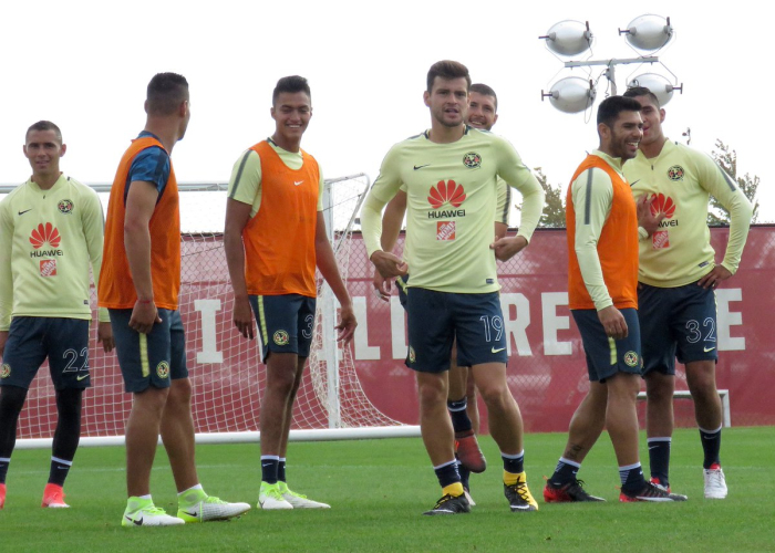 Águilas y Zorros se enfrentan en el Toyota Park de Chicago