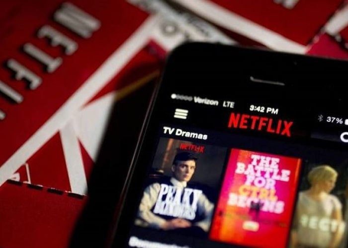 Que los hijos utilicen la cuenta de Netflix de sus padres incuso cuando ya se mudaron no ayuda al financiamiento de la plataforma.