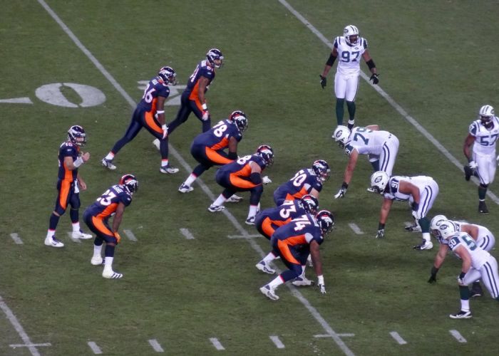 Broncos de Denver contra Raiders. Foto: Broncos/Flickr
