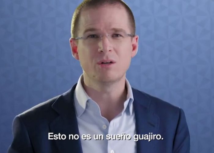 Ricardo Anaya, presidente nacional del PAN, explicando los beneficios de un Ingreso Básico Universal.