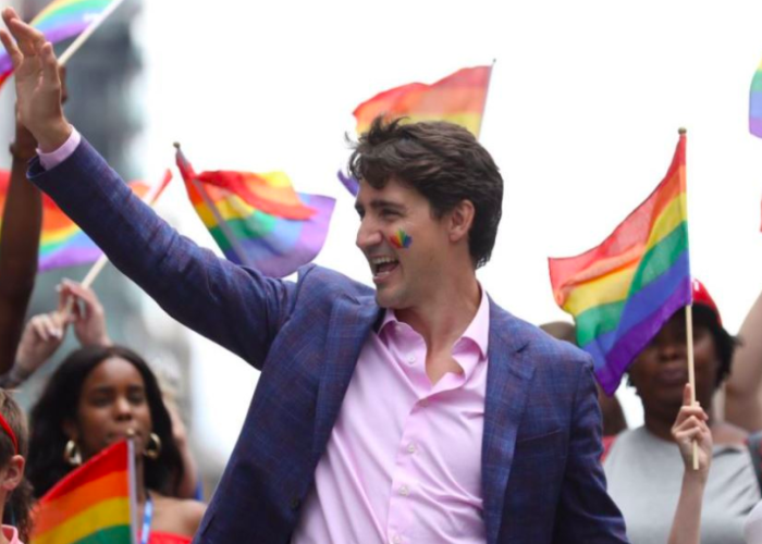 Trudeau se disculpa con comunidad LGBTQ