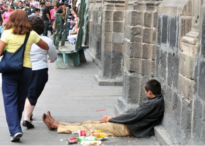 En la CDMX las cifras de pobreza se mantienen constantes, pero eso no sucede en los municipios conurbados.