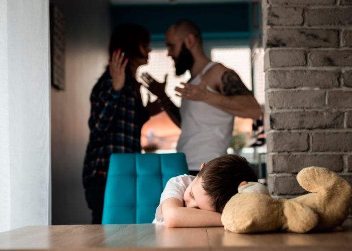 “Las amplias consecuencias negativas de las experiencias infantiles adversas destacan la importancia de prevenir traumas infantiles” dice el estudio.