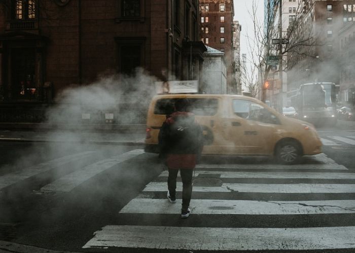 El alcalde de Nueva York se ha rehusado a establecer una tarifa de congestión que desincentive el uso de auto en la ciudad.