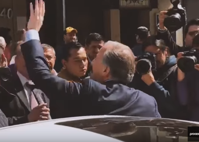 Primeras protestas a Meade en el Centro Histórico de la CDMX. Foto: YouTube / Proceso