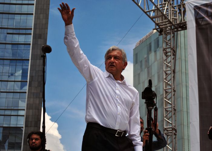 "Han investigado a mis hijos desde el Cisen": AMLO responde a Riva Palacio. Foto: Wikicommons