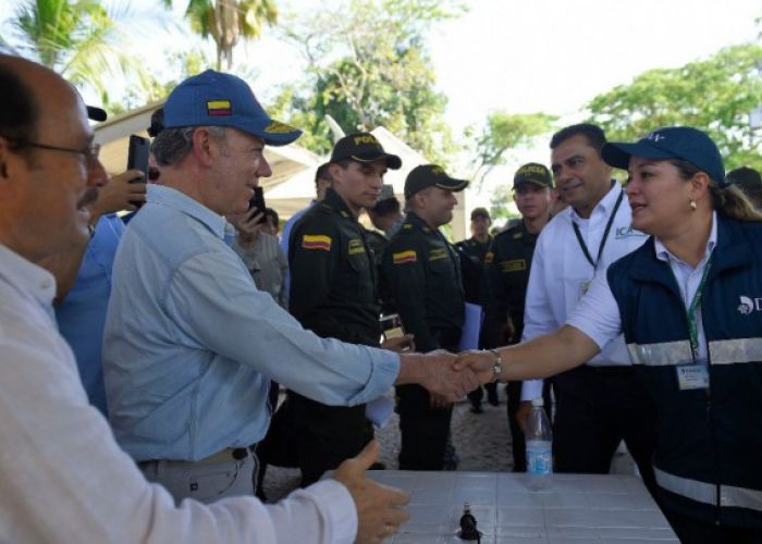 El gobierno colombiano busca regular el tránsito de migrantes venezolanos para frenar crisis humanitaria.