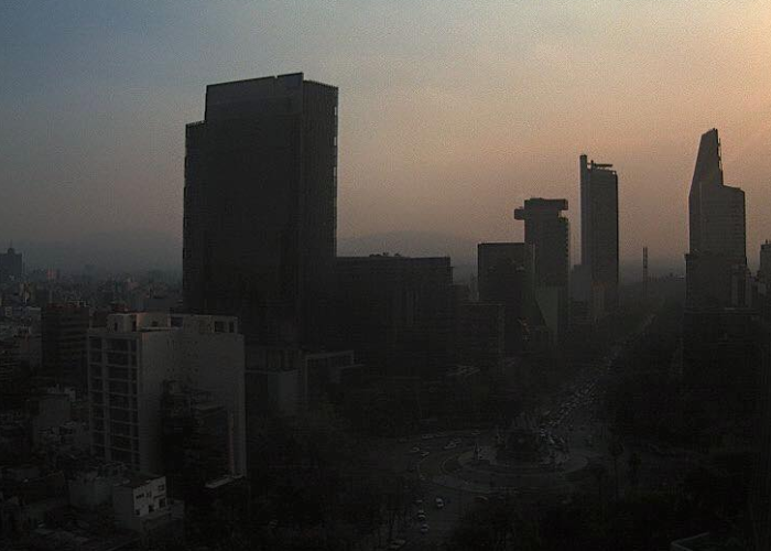 El uso de súper ventiladores para reducir la contingencia de la CDMX, sería una propuesta de campaña de Claudia Sheinbaum. Foto: Facebook