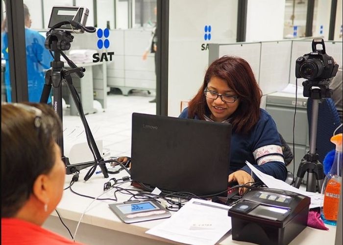 Hay 37.9 millones de asalariados registrados ante el SAT y 24.8 millones de personas físicas.