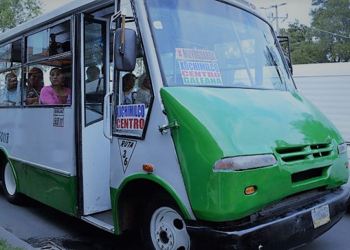 Los microbuses y las combis son los transportes más usados, 3 de 4 viajes se realizan en colectivo.