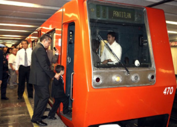 El STC adquirió llantas de hule, ruedas de acero, camiones vactor, camionetas y aparatos para los sistemas eléctricos y electromecánicos.