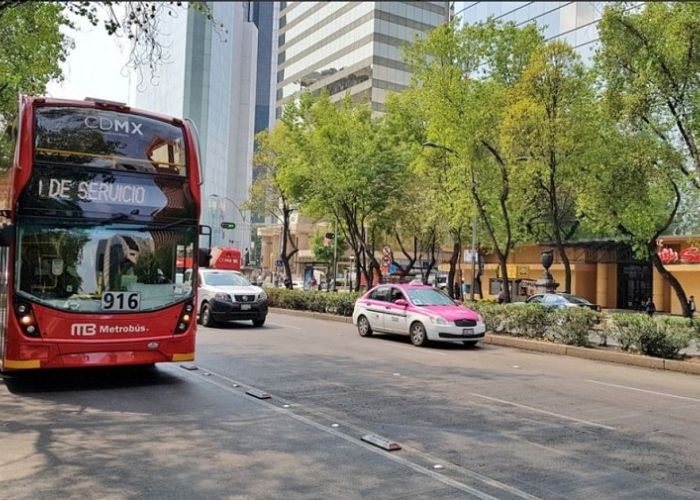 El nuevo Metrobús de Reforma utiliza autobuses de doble piso y corre de Campo Marte a Indios Verdes.