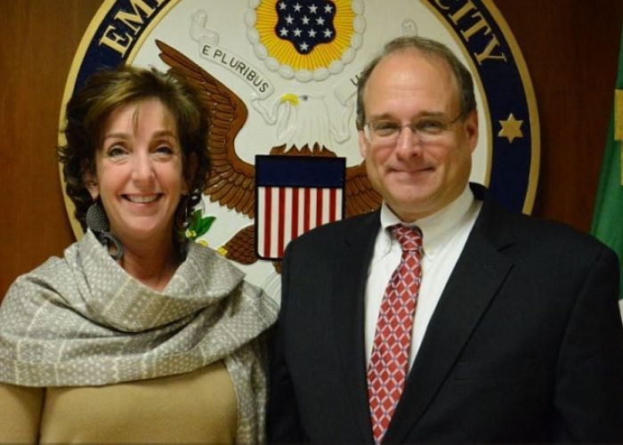 La embajadora Roberta Jacobson junto con el Subsecretario del Tesoro Marshall Billingslea.